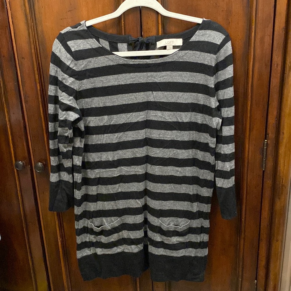 Loft striped sweater tunic with pockets and back tie size large